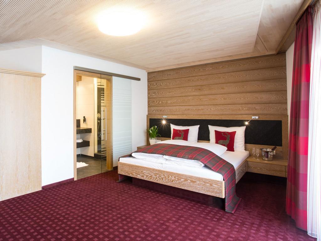 Hotel Kreuz Gaestehaus Und Lauchertbar Mit Terrasse Gammertingen Екстериор снимка